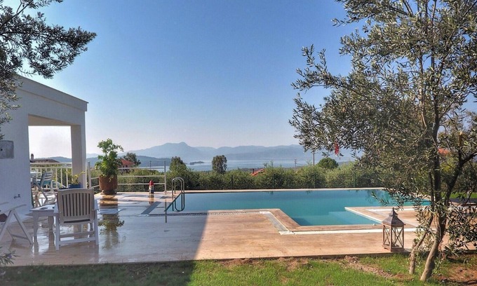 Koycegiz Villa | Private Luxury Villas with Lakeview in Koycegiz
