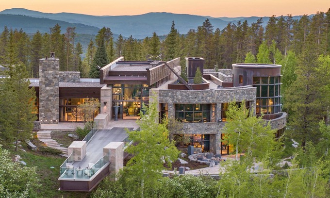 Edwards House | Private Massive Estate | The Chateau at Casteel Creek