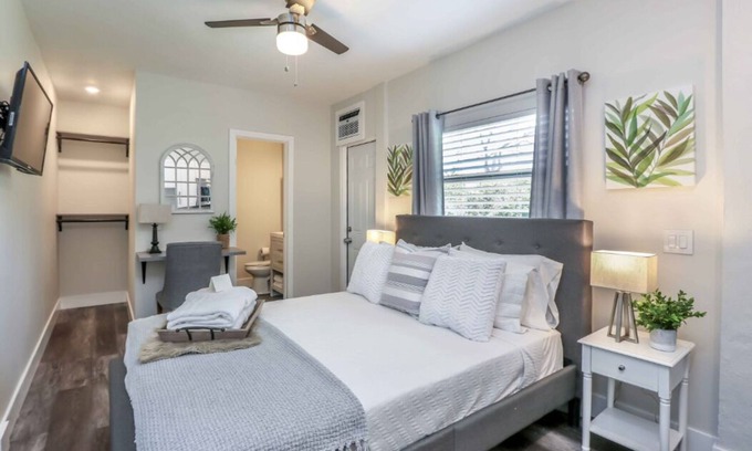 Coral Terrace Apartment | Private Miami Studio - Central Location, WiFi & AC
