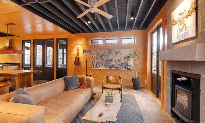 Providence Cabin | Private Modern Cabin with hot tub and outdoor shower. Pet friendly!