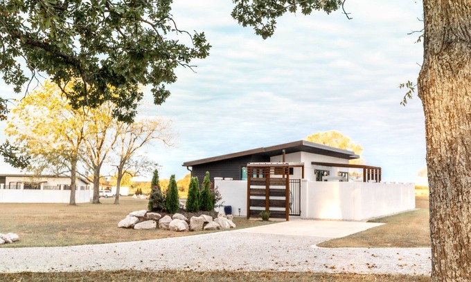 Umber View Heights House | Private modern luxury vacation rental