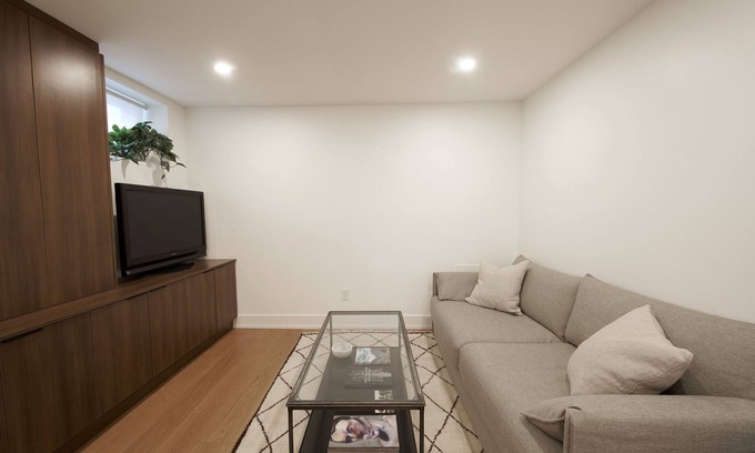 Broadview North House | Private Modern Oasis in Toronto