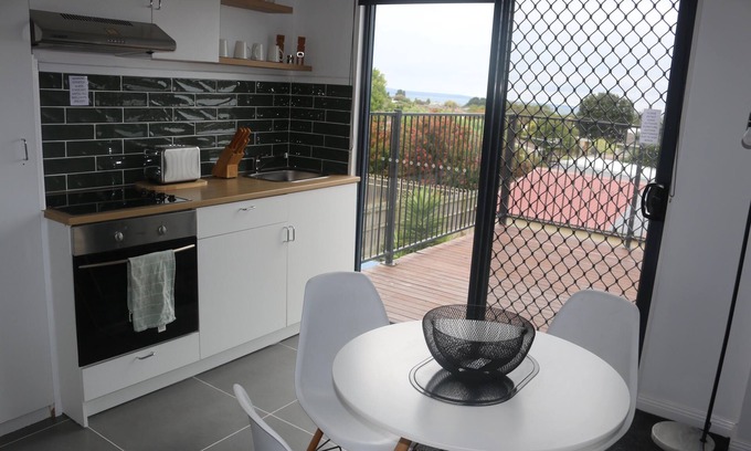 Portland Apartment | private Modern studio apartment with ocean views, balcony and Boat parking