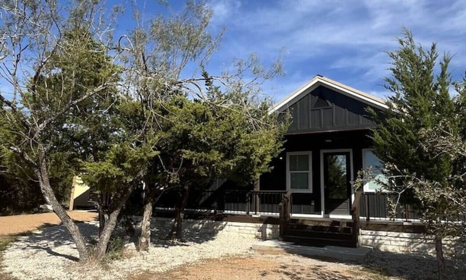 Cedar Creek House | Private Modern Urban Retreat Near COTA/Austin/APT