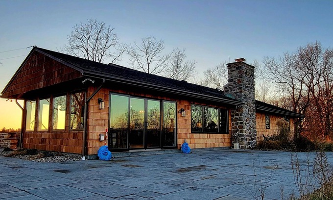 Mt. Bethel Cabin | Private Mountain Cabin on 200 Acre Farm - Delaware Water Gap