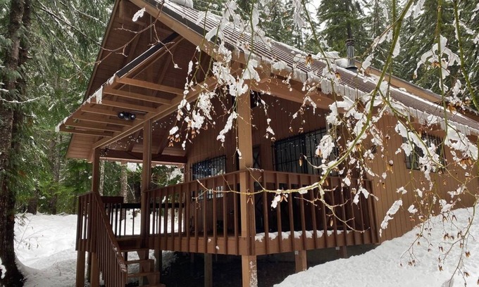 Easton Cabin | Private Mountain Cabin at Kachess Lake