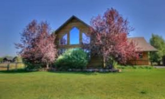 Victor House | Private mountain home with beautiful views