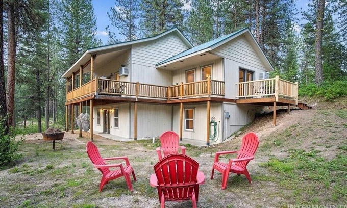 Garden Valley Cabin | Private Mountain Cabin, Sleeps 7, Pet Friendly!