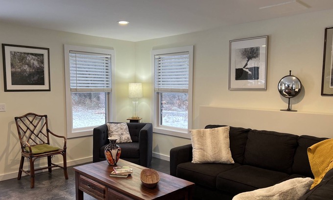 Warren House | Private, new house on 10 acres of pristine nature