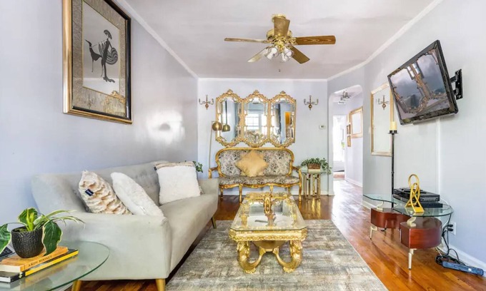 Flatlands House | Private Oasis 30min from JFK or Midtown+ Parking & Free Wi-Fi- Sleeps 4