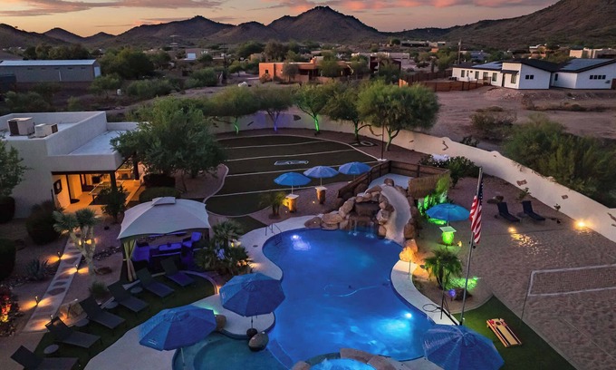 Desert View House | Private Oasis, Pickleball, Sand Volleyball, Sleeps 24