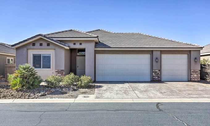 Mesquite House | Private Oasis w/Golf & Casino Resorts Nearby