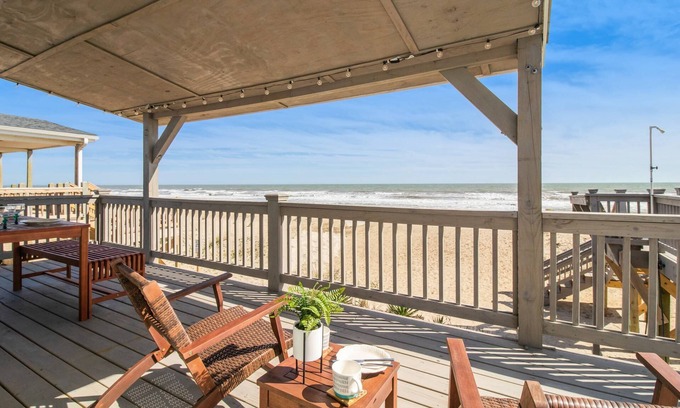 Long Beach House | Private Oceanfront Home! - Ocean View From Anywhere In The Home - Beach Gear - Sleeps 4