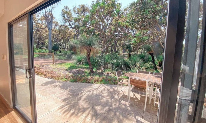 Yallingup House | Private One-Bedroom Studio Nestled in Bushland