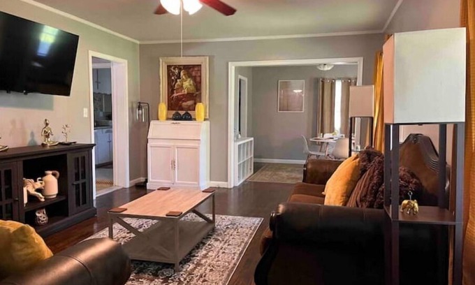 Valdosta House | Private Peaceful home in Valdosta near everything