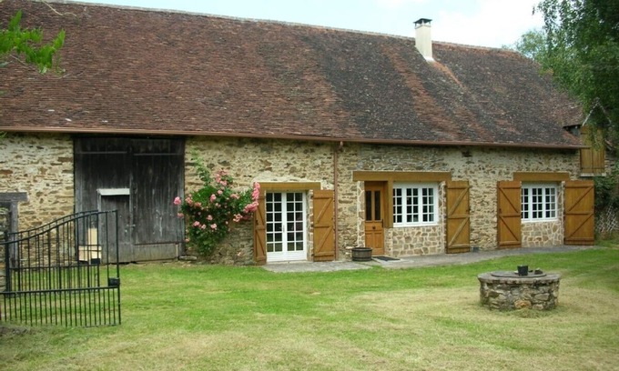 Lubersac House | Private, peaceful & luxurious converted barn