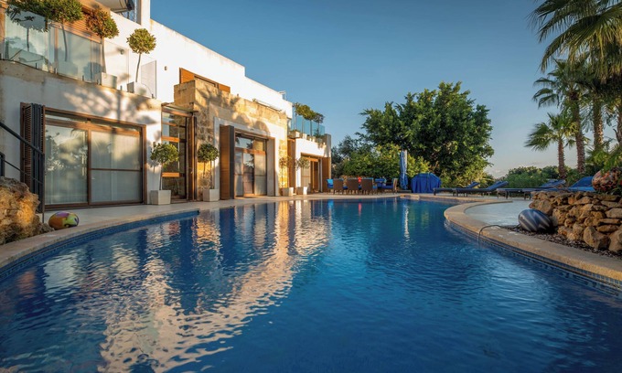 Xaghra Resort | Private, peaceful resort. The ultimate relaxation for discerning souls.