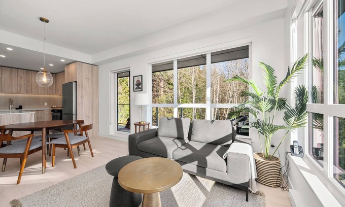 District of North Vancouver Condo | Private Penthouse | WOW Views