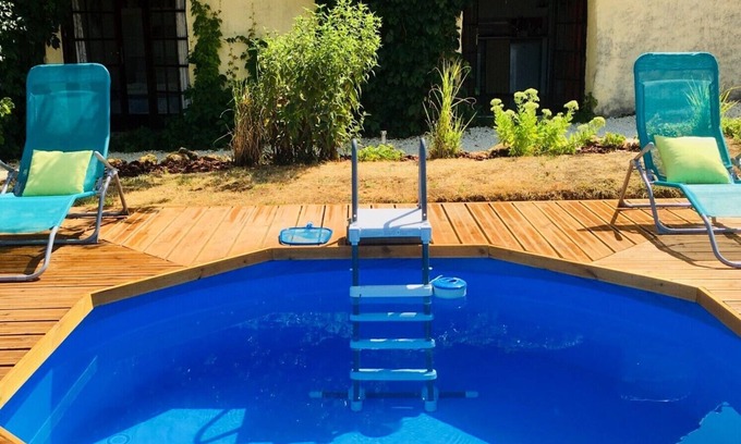Rouffignac-Saint-Cernin-de-Reilhac Cottage | PRIVATE POOL! Old Barn. With Stunning Views of the Chateau and the Valley