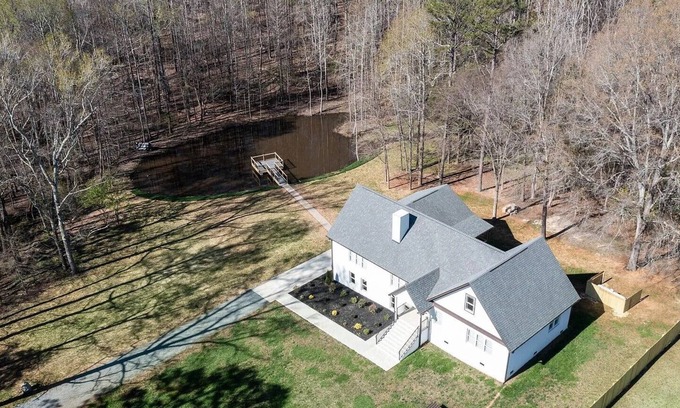 Waxhaw House | Private pond 4 bedrooms house
