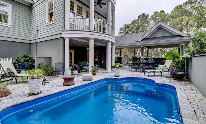 Vanderhorst Plantation House | PRIVATE POOL! Beautiful Vanderhorst Home!