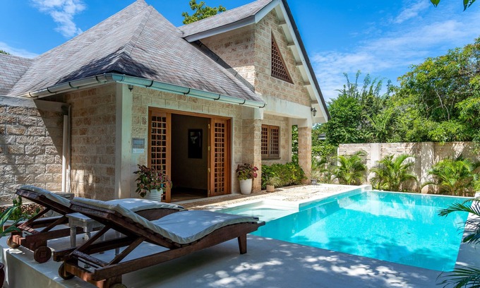 Diani Beach Cottage | private pool cottage diani beach