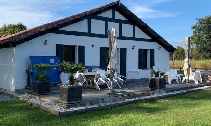 Soustons House | Private pool, FIBER, quiet, comfortable house, 3 bedrooms, 3 bathrooms, 3 wc, 3-star rating.