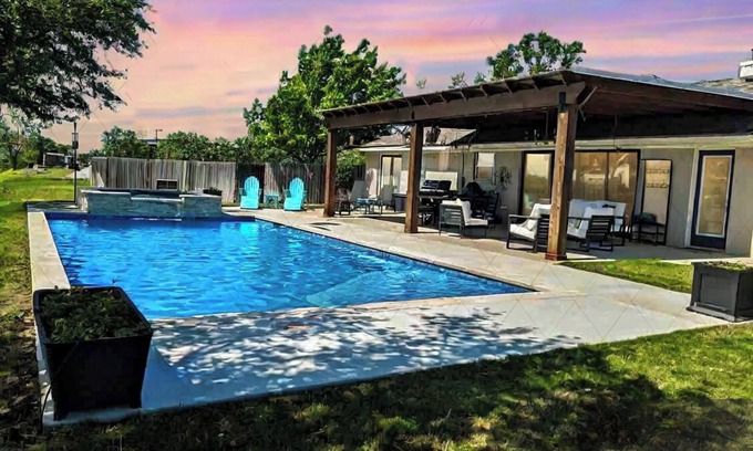 China Spring House | Private Pool/Hot Tub at Honey Farms: Near Baylor and Silos!