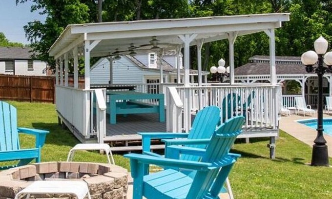 Nashville House | Private Pool! Hot Tub! Fire Pit! 10 Beds!