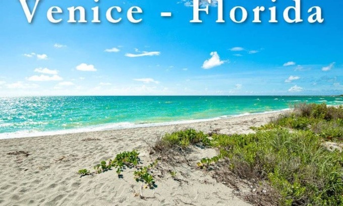 Golden Beach House | Private pool House with Fountains & Beach Walkable