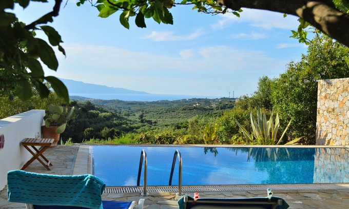 Platanias Villa | Private pool ★ Outdoor kitchen + BBQ ★ Sea View