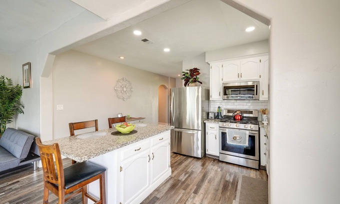 Pumpkin Center Cottage | Private Pool & Patio: Pet-friendly Bakersfield Gem