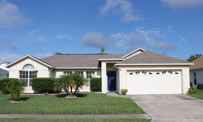 Morgan Point House | Private pool (solar heat, fence for privacy), billiards, darts, 65" smart TV