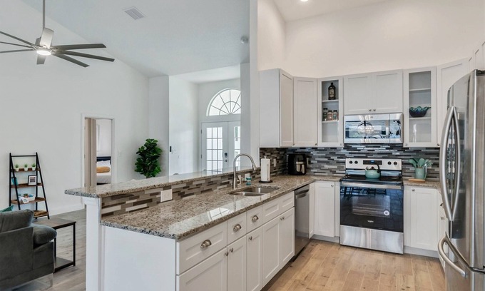 Bridgewater Crossing Villa | Private Pool Villa, <10 miles to Disney! Renovated, Bright and Spacious