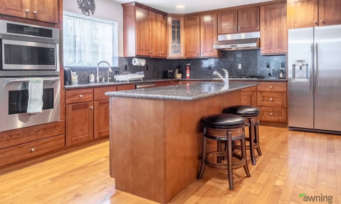 Fairview House | Private Posh 4BR /Heart of SF Bay Area