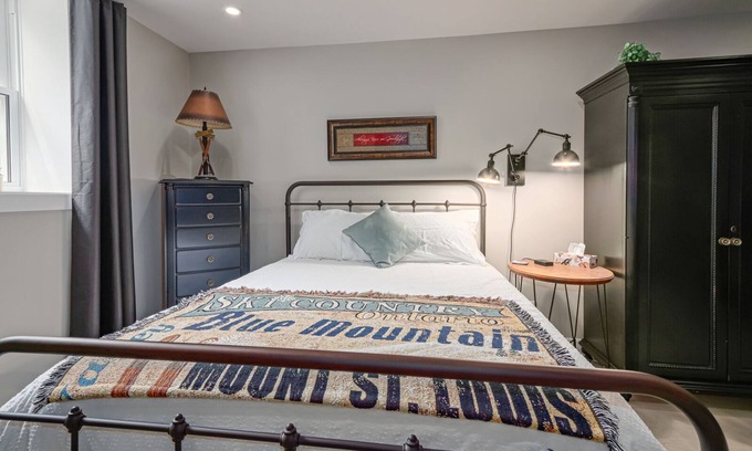 Clearview Apartment | Private Queen Bed Studio near hiking, biking, golf, beach, spa and Blue Mountain