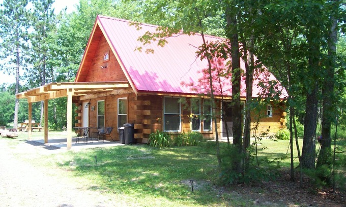 Merrillan Cabin | Private Red Roof Cabin - Rustic Log Cabin In The Woods!