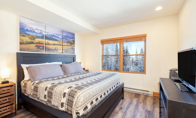 Mountain Village Hotel | Private Remodeled Lock-Off Room With All the Bear Creek Lodge Perks