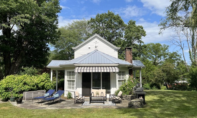 Athens Other | -Private renovated farmhouse along the Hudson surrounded by State Park Land