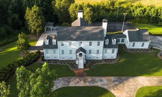 Gainesville House | Private Resort - Lake Lanier Paradise