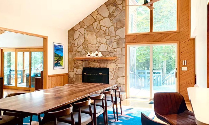 Wardensville Cabin | Private Retreat for 13 - Hot Tub, Fire Pit & More