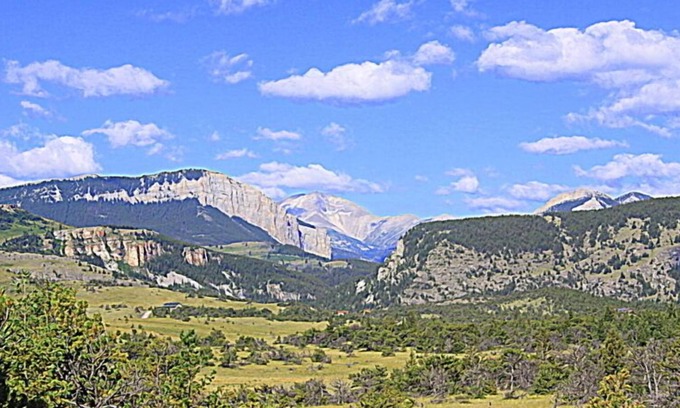 Choteau House | Private Retreat in the Rocky Mountain Front with a Million Dollar View