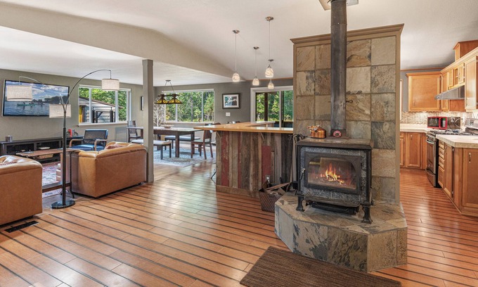Sandpoint House | Private Retreat on 6 acres with 700' of Pack River frontage
