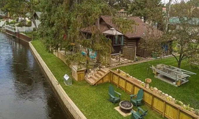 Indian River Cabin | Private River Frontage Cabin! π²π£ββοΈ Paddle, Float, and Relax to Burt Lake!
