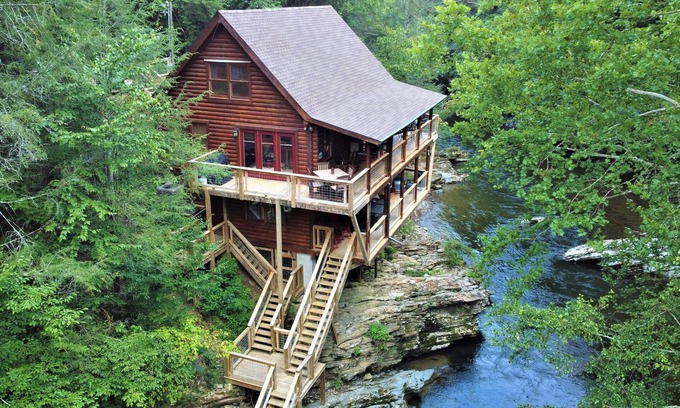 Sevierville Cabin | Private River Front Cabin! Trout Fishing in the beautiful Little Pigeon River.