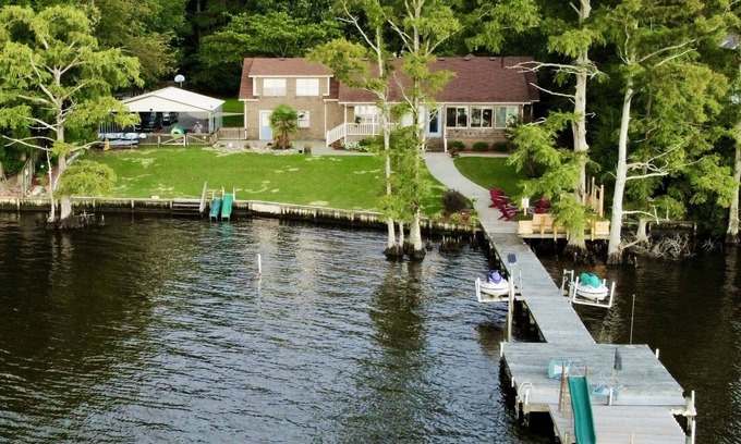Elizabeth City House | Private Riverfront Retreat - Just outside of Town