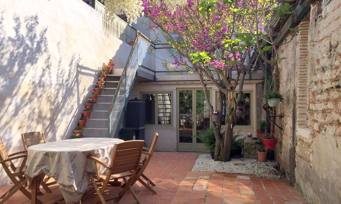 Sainte-Foy-la-Grande House | Private room in townhouse