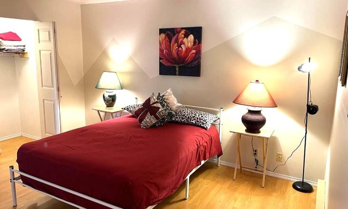 Surrey House | Private Romantic Room with Attached Bath & Balcony - Beautiful & Peaceful Location