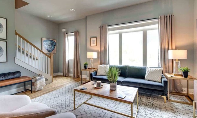 Haynes Area House | Private Rooftop Oasis - 2 Nashville Homes