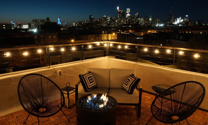 Passyunk Square House | Private Rooftop with Sunset & City Skyline